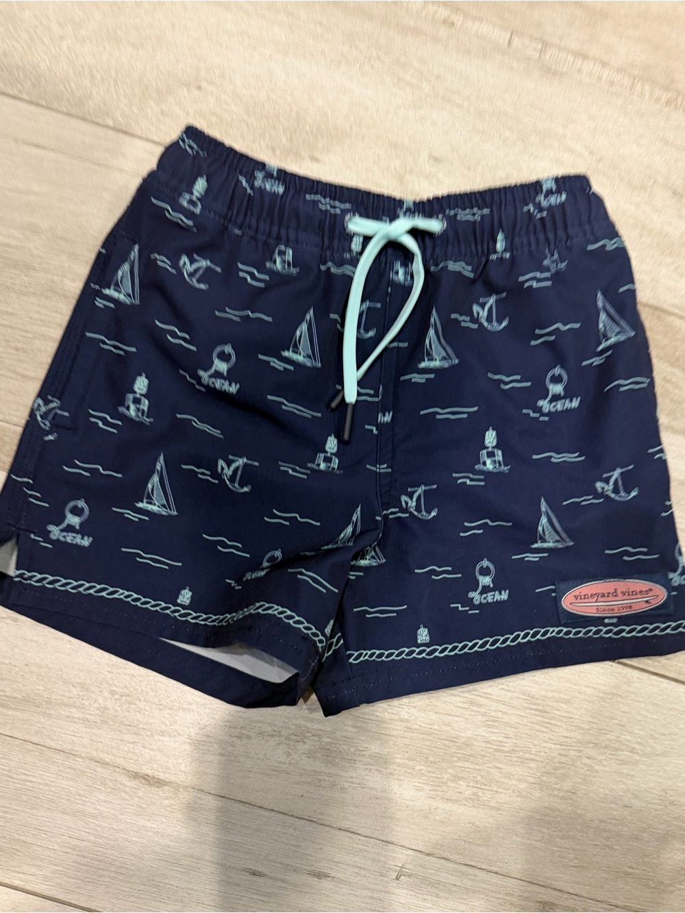 Vineyard Vines Navy Ocean-Print boys Swim Shorts 4T like new